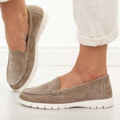 Beżowe ażurowe skórzane mokasyny damskie Vinceza 95360. Brązowe mokasyny damskie VINCEZA, z jeansu, eleganckie. W wyprzedaży za 175.12 zł.