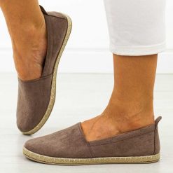 Khaki espadryle damskie, półbuty Potocki 16332. Brązowe espadryle damskie POTOCKI, na lato, bez wzorów, z zamszu, eleganckie, z okrągłym noskiem, bez obcasa, bez zapięcia. Za 89.00 zł.