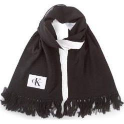 Szal CALVIN KLEIN JEANS - J Re-Issue Scarf K40K400135 001. Szaliki i chusty damskie marki Calvin Klein Jeans. W wyprzedaży za 239.00 zł.