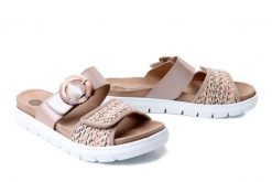 DR. BRINKMANN 701113-08 beige, klapki damskie. Brązowe klapki damskie Dr. Brinkmann, bez wzorów, ze skóry, bez obcasa. Za 263.42 zł.