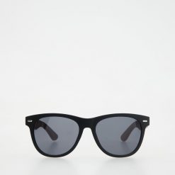Okulary przeciwsłoneczne Wayfarer - czarny. Czarne okulary przeciwsłoneczne męskie Reserved. W wyprzedaży za 39.99 zł.