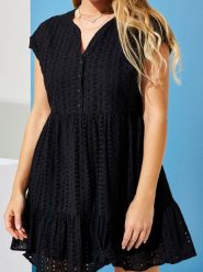 Ażurowa sukienka mini babydoll - czarny. Czarne sukienki damskie Sinsay, l, w ażurowe wzory, bez kołnierzyka, bez ramiączek, mini. W wyprzedaży za 45.99 zł.
