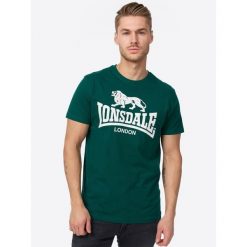 T-shirt o klasycznym kroju Lonsdale Logo. Zielone koszulki sportowe męskie Lonsdale, bez wzorów, klasyczne, bez kołnierzyka. Za 109.00 zł.