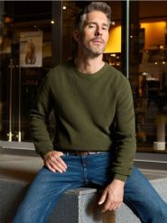 Sweter - khaki. Brązowe swetry przez głowę męskie Sinsay, l, bez wzorów, bez kołnierzyka. Za 59.99 zł.