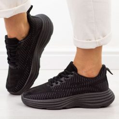 Czarne sportowe buty damskie Filippo Dtn7868/26. Czarne obuwie sportowe damskie Filippo, bez wzorów, z dresówki, trekkingowe. Za 119.00 zł.