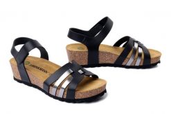 DR. BRINKMANN 710262-01 schwarz, sandały damskie. Czarne sandały damskie Dr. Brinkmann, bez wzorów, ze skóry, bez obcasa, na koturnie, bez zapięcia. Za 289.90 zł.