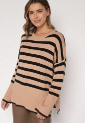 Czarny Sweter o Kroju Oversize z Motywem Pasków Irtusa. Czarne swetry damskie Born2be, bez wzorów, z jeansu, bez kołnierzyka, bez ramiączek, bez kaptura. Za 79.99 zł.