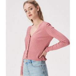 Prążkowany sweter - Różowy. Swetry damskie marki Sinsay. Za 49.99 zł.