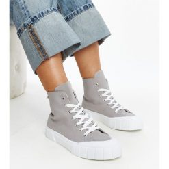 Szare wysokie trampki Vinka. Szare trampki i tenisówki damskie bez wzorów, eleganckie, bez zapięcia. Za 81.83 zł.
