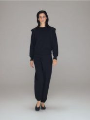 Dresowe spodnie - czarny. Czarne spodnie dresowe damskie Reserved, l, bez wzorów, z bawełny. Za 119.99 zł.