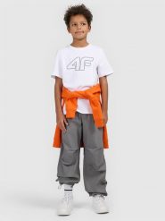 4F T-shirt z nadrukiem chłopięcy - biały 128 (7-8 lat). Białe t-shirty dla chłopców 4f, bez wzorów, z bawełny, bez ramiączek. Za 39.99 zł.