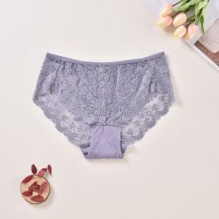 Figi koronkowe z delikatnym wykończeniem Zlatija. Brązowe figi damskie Intica, s, bez wzorów, z koronki. Za 69.00 zł.