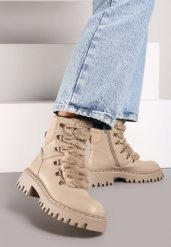 Ciemnobeżowe Causualowe Trapery Zdobione Futerkiem na Języku Charnas. Brązowe śniegowce i trapery damskie Born2be, z dzianiny. Za 119.99 zł.