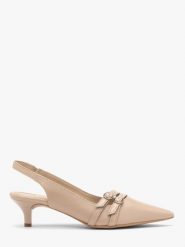 Beżowe czółenka slingback z ozdobnymi paskami SARAH. Brązowe czółenka damskie Ryłko, bez wzorów, z gumy, bez obcasa, na obcasie, bez zapięcia. Za 399.99 zł.