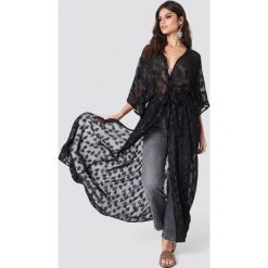NA-KD Boho Brokatowa sukienka płaszcz - Black. Płaszcze damskie marki NA-KD Boho. Za 220.95 zł.