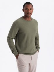 Sweter męski RELAXED FIT z dzianiny o splocie diamentowym – oliwkowy V4 - Rozmiar: S. Zielone swetry przez głowę męskie Ombre Clothing, m, z aplikacjami, z bawełny, bez kołnierzyka. W wyprzedaży za 69.99 zł.