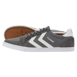 Buty sportowe dla dorosłych Hummel Slimmer stadil. Białe obuwie sportowe damskie Hummel, bez wzorów, trekkingowe. Za 332.50 zł.