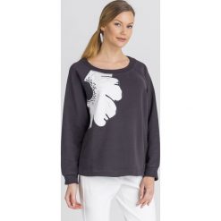BLUZA HULL Weekend Max Mara. Czarne bluzy damskie Weekend Max Mara, l, z aplikacjami, z materiału, bez kaptura. Za 377.40 zł.