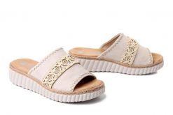 RIEKER 69278-60 beige, klapki damskie. Brązowe klapki damskie Rieker, bez wzorów, bez obcasa. Za 299.90 zł.