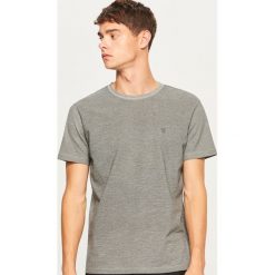 T-shirt z tkaniny strukturalnej - Szary. T-shirty męskie marki Reserved. W wyprzedaży za 39.99 zł.