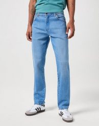 WRANGLER RIVER MĘSKIE SPODNIE JEANSOWE JEANSY DŻINSY CLEVER W112351255. Niebieskie jeansy męskie Wrangler, na lato, biznesowe. Za 229.99 zł.