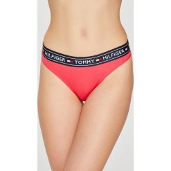 Tommy Hilfiger - Stringi. Różowe stringi damskie Tommy Hilfiger, z bawełny. W wyprzedaży za 59.90 zł.