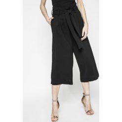 Only - Spodnie Karolina. Legginsy damskie marki Only. W wyprzedaży za 79.90 zł.
