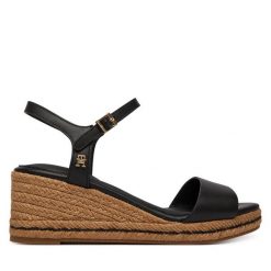 Espadryle Tommy Hilfiger. Czarne sandały damskie Tommy Hilfiger, bez wzorów, bez obcasa, bez zapięcia. Za 489.99 zł.