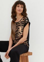 Shirt w optyce patchworkowego. Czarne bluzki damskie bonprix, z aplikacjami, eleganckie, bez kołnierzyka, bez ramiączek. Za 124.99 zł.