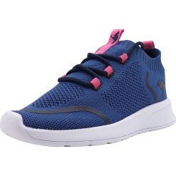 Sneakersy "KF Weave" w kolorze niebiesko-różowym. Trampki i tenisówki dziewczęce marki KangaRoos. W wyprzedaży za 82.95 zł.