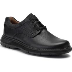 Półbuty CLARKS - Un Ramble Lo 261369927 Black Leather. Czarne półbuty na co dzień męskie Clarks, z materiału, bez zapięcia. W wyprzedaży za 269.00 zł.