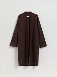 Kardigan z kieszeniami - brązowy. Brązowe kardigany damskie Reserved, l, bez wzorów, z dzianiny. Za 159.99 zł.