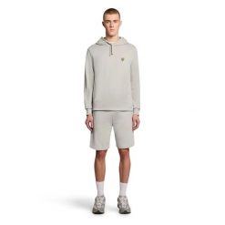 Spodenki dresowe Lyle & Scott. Brązowe krótkie spodenki sportowe męskie LYLE AND SCOTT, s, bez wzorów, z bawełny. Za 255.20 zł.