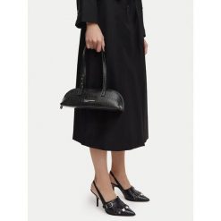 Torebka Karl Lagerfeld Jeans. Czarne torebki do ręki damskie Karl Lagerfeld Jeans, bez wzorów, z jeansu, klasyczne, bez dodatków. Za 549.99 zł.