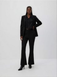 Spodnie flare w paski - czarny. Czarne spodnie materiałowe damskie Reserved, l, bez wzorów, z tkaniny. Za 149.99 zł.