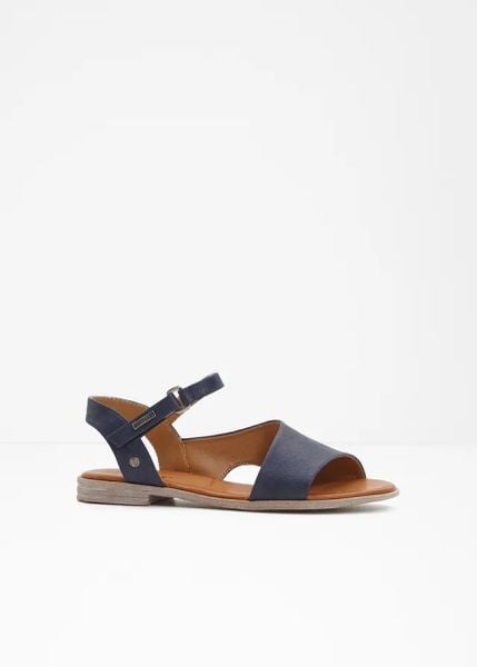Sandały Mustang. Niebieskie sandały damskie bonprix, bez wzorów, bez obcasa, bez zapięcia. Za 239.99 zł.
