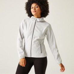 Softshell turystyczny damski Regatta Arec III z kapturem. Szare kurtki damskie Regatta, l, bez wzorów, z softshellu, z kapturem, trekkingowe. Za 268.05 zł.