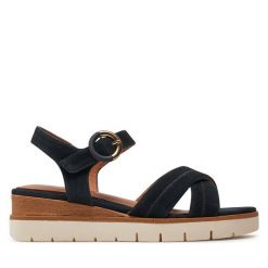 Sandały Tamaris. Niebieskie klapki damskie Tamaris, bez wzorów, bez obcasa, na koturnie, bez zapięcia. Za 219.99 zł.