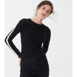 Sweter z lampasami - Czarny. Swetry damskie marki House. Za 59.99 zł.