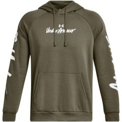 Bluza z kapturem męskie Under Armour Rival Fleece Graphic. Zielone bluzy męskie Under Armour, m, bez wzorów, z bawełny, z kapturem, na fitness i siłownię. Za 290.00 zł.