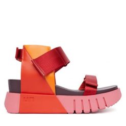 Sandały United Nude. Czerwone sandały damskie United Nude, bez wzorów, bez obcasa, na koturnie, bez zapięcia. Za 1,049.00 zł.