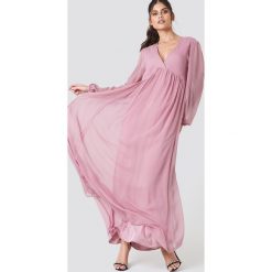 NA-KD Boho Szyfonowa sukienka z bufiastym rękawem - Pink. Sukienki damskie marki NA-KD Boho. Za 121.95 zł.