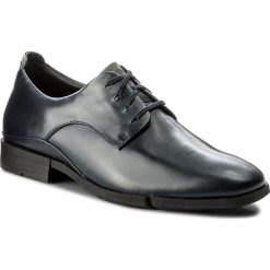 Półbuty CLARKS - Daulton Walk 261269397 Dark Blue Lea. Eleganckie półbuty marki Clarks. W wyprzedaży za 279.00 zł.