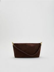 Torebka na ramię z imitacji zamszu - ciemnobrązowy. Brązowe torby na ramię damskie Reserved, bez wzorów, bez dodatków. Za 129.99 zł.