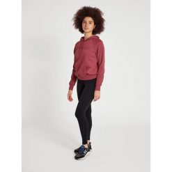 Damska bluza z kapturem Hummel Noni 2.0. Czerwone bluzy damskie Hummel, xl, bez wzorów, z bawełny, z kapturem, do piłki ręcznej. Za 203.50 zł.