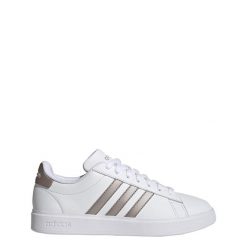 Buty Grand Court Cloudfoam Lifestyle Court Comfort. Białe buty sportowe męskie Adidas, bez wzorów, z syntetyku, trekkingowe. Za 335.95 zł.