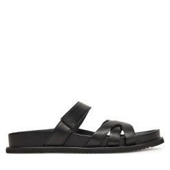 Klapki Tamaris. Czarne klapki damskie Tamaris, bez wzorów, bez obcasa. Za 269.99 zł.