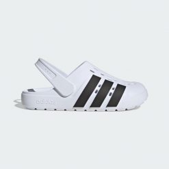 Klapki Adilette Clog 2.0. Białe klapki damskie Adidas, bez wzorów, sportowe, bez obcasa. Za 199.00 zł.
