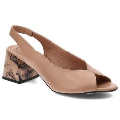 Beżowe Sandały Chebello Stylowe Buty Damskie. Brązowe klapki damskie CheBello, z aplikacjami, ze skóry, bez obcasa, na obcasie, bez zapięcia. Za 389.00 zł.