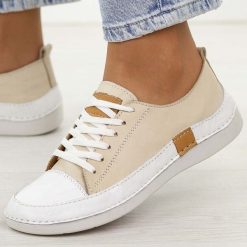 Beżowe skórzane półbuty damskie T.Sokolski 8260. Brązowe obuwie sportowe damskie Sokolski, na jesień, bez wzorów, z jeansu, eleganckie, z okrągłym noskiem, bez obcasa, na płaskiej podeszwie, bez zapięcia. Za 299.00 zł.